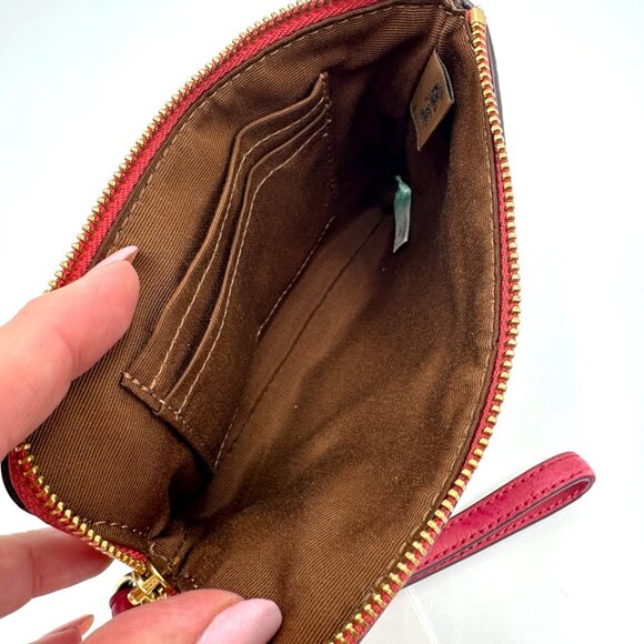 Coach Corner Zip Wristlet Signature Coated Canvas Good Times Heart Patch - Picture 13 of 14